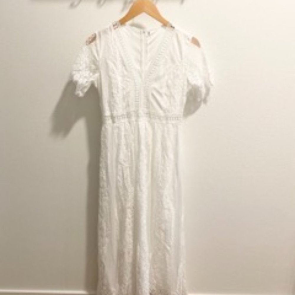 [SOLD] V-Neck Short Sleeve Boho Lace Maxi Dress
